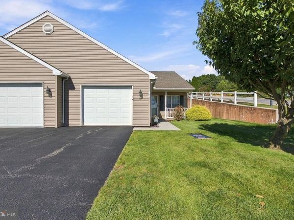 101 WINNERS CIRCLE , Unit 101, RED LION, PA 17356
