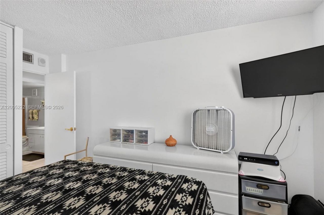 1913 S Ocean Dr, Unit 230, Hallandale Beach, FL 33009 Photo