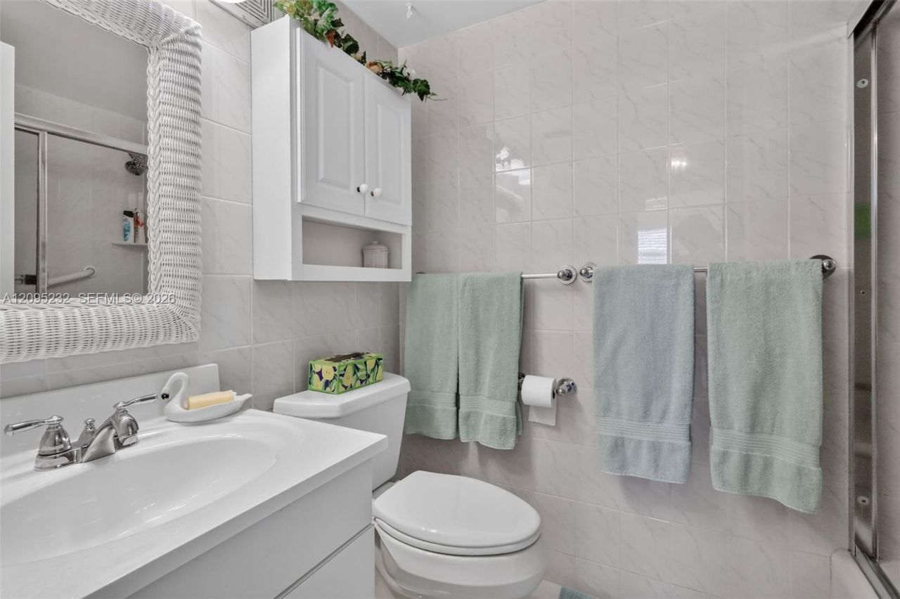 1913 S Ocean Dr, Unit 230, Hallandale Beach, FL 33009 Photo