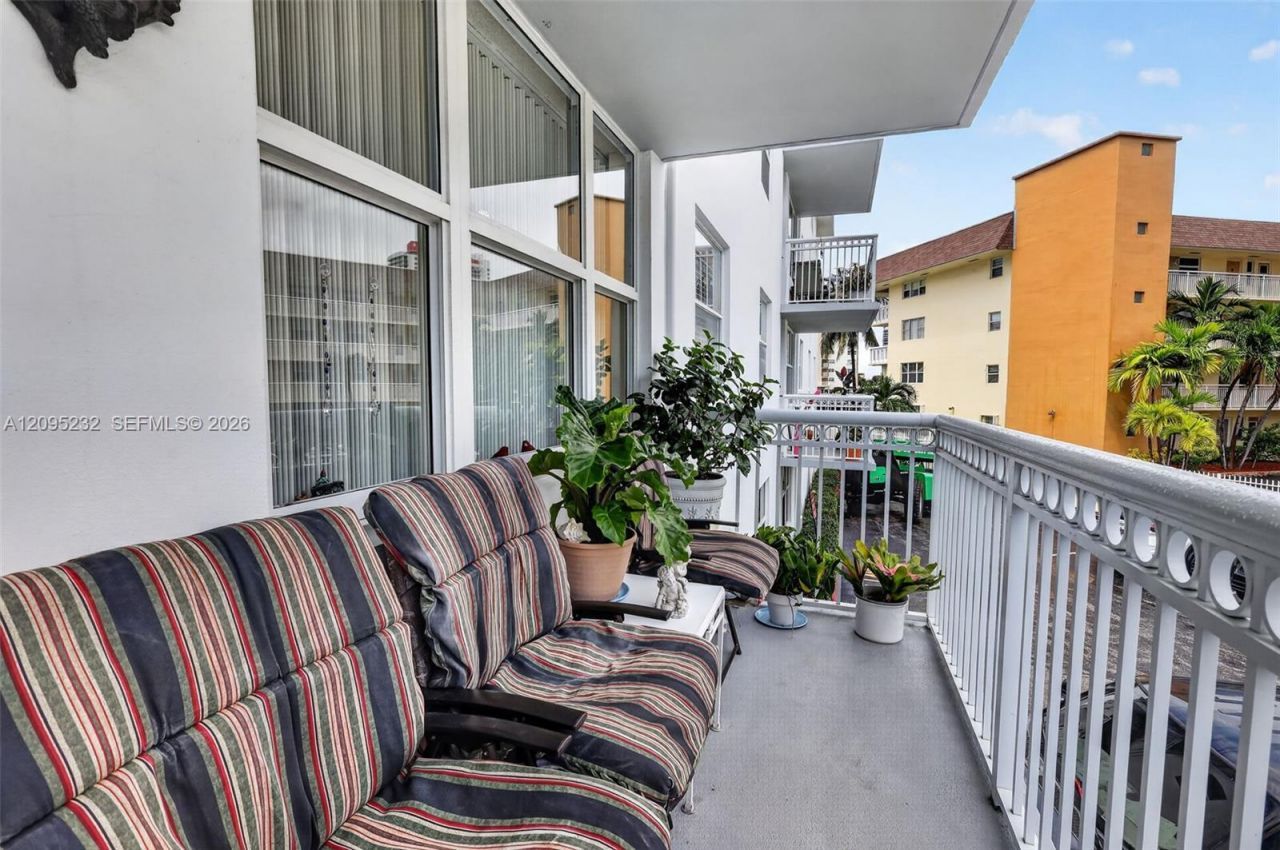 1913 S Ocean Dr, Unit 230, Hallandale Beach, FL 33009 Photo