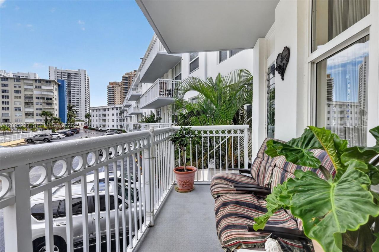 1913 S Ocean Dr, Unit 230, Hallandale Beach, FL 33009 Photo