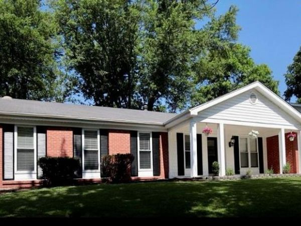 1411 Oldfarm Drive , St Louis, MO 63146