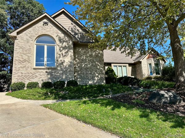 650 Plainfield Drive , White Lake Township, Mi 48386