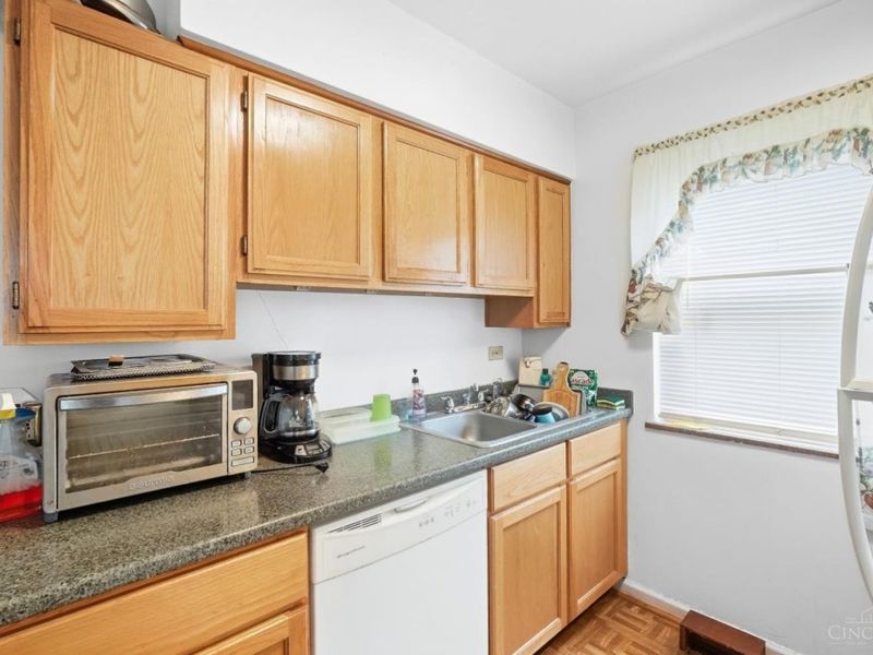 8554 Plainfield Road, Sycamore Township, OH 45236 Photo 4