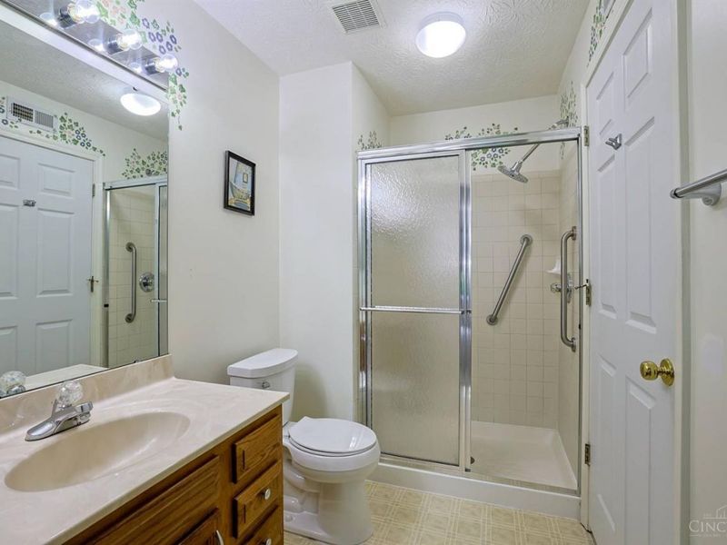 8404 Ridge Pointe Court, Cincinnati, OH 45237 Photo 24