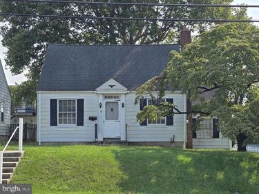 428 MAIN STREET, AKRON, PA 17501