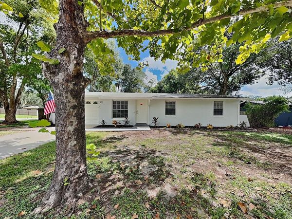 VALRICO, FL 33594