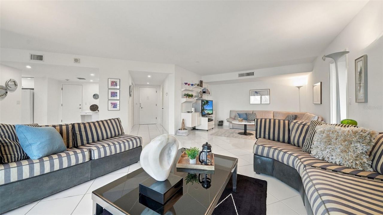 2525 Gulf Of Mexico Drive, Unit 7B, Longboat Key, FL 34228 Photo