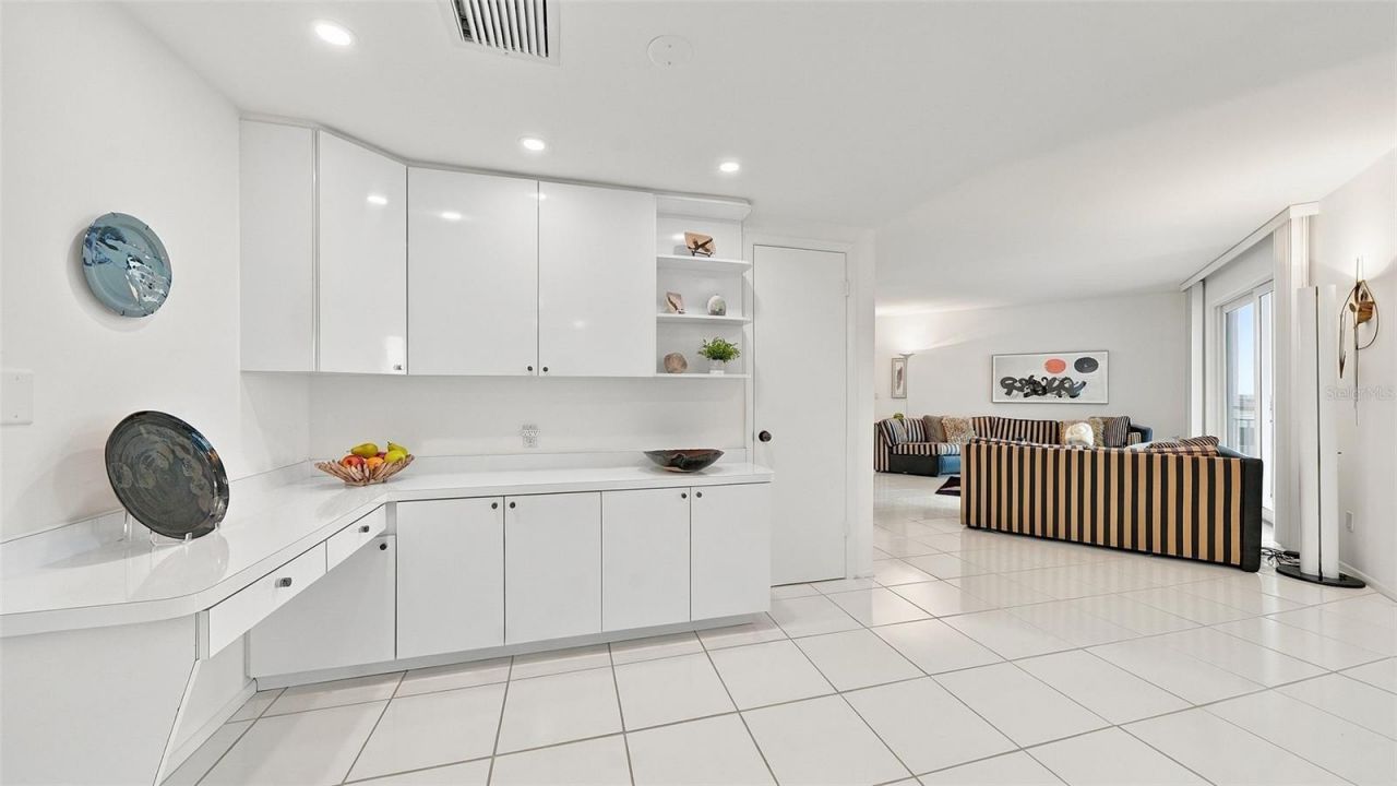 2525 Gulf Of Mexico Drive, Unit 7B, Longboat Key, FL 34228 Photo