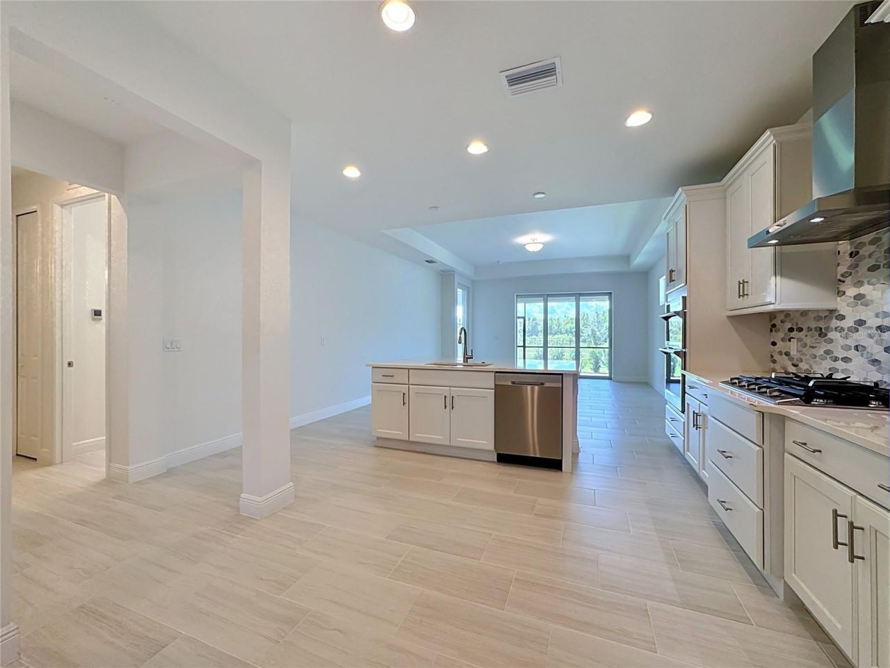 10618 Klee Avenue , Bradenton, FL 34212 Photo