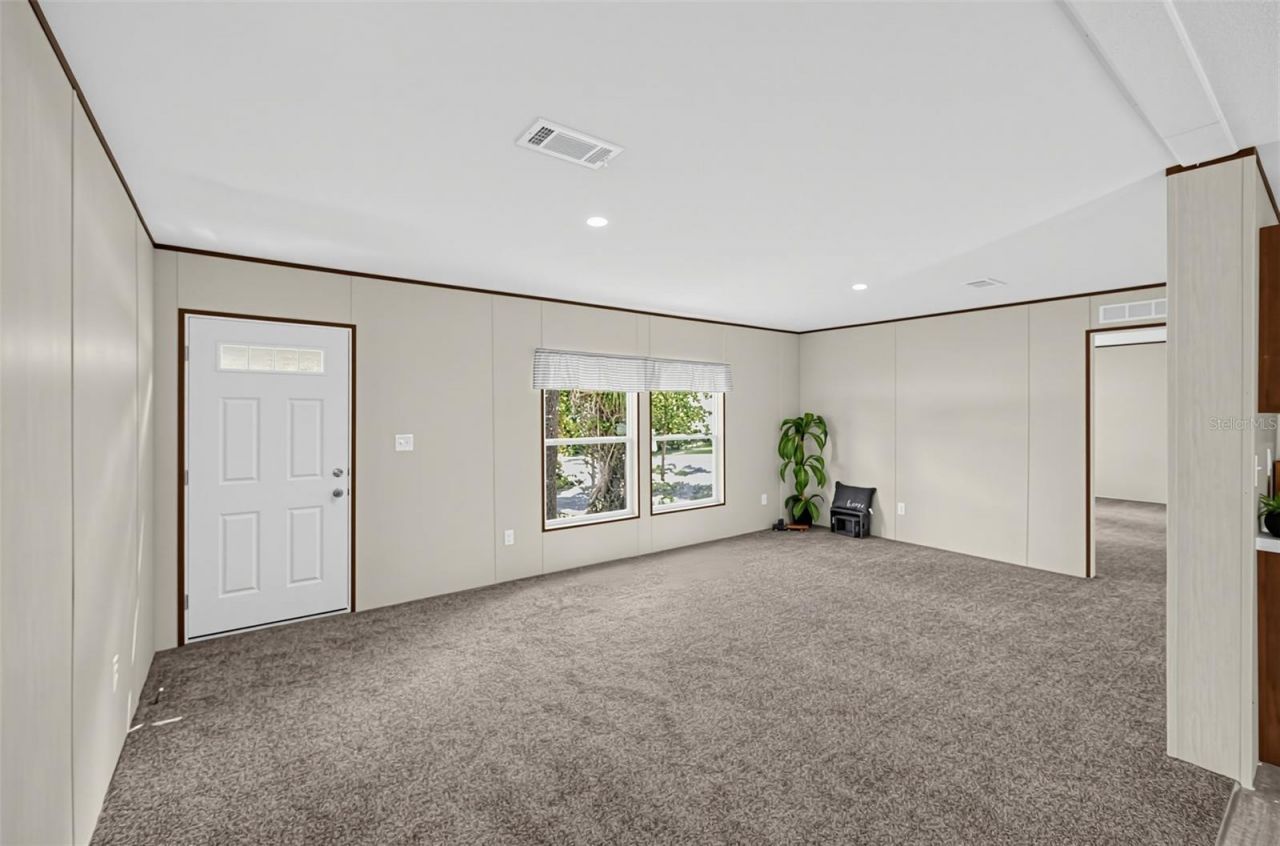 25300 Mardon Circle , Paisley, FL 32767 Photo