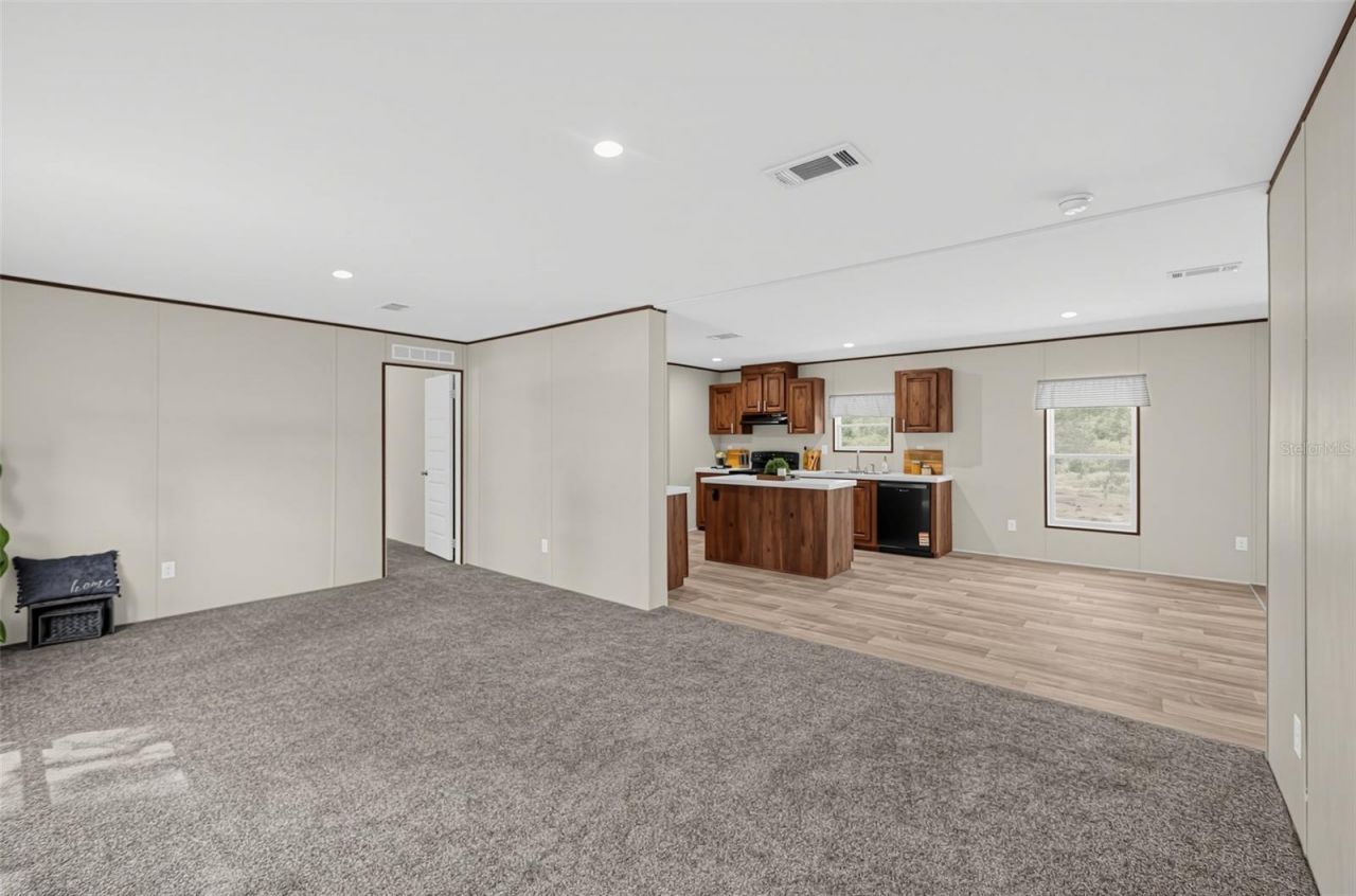 25300 Mardon Circle , Paisley, FL 32767 Photo