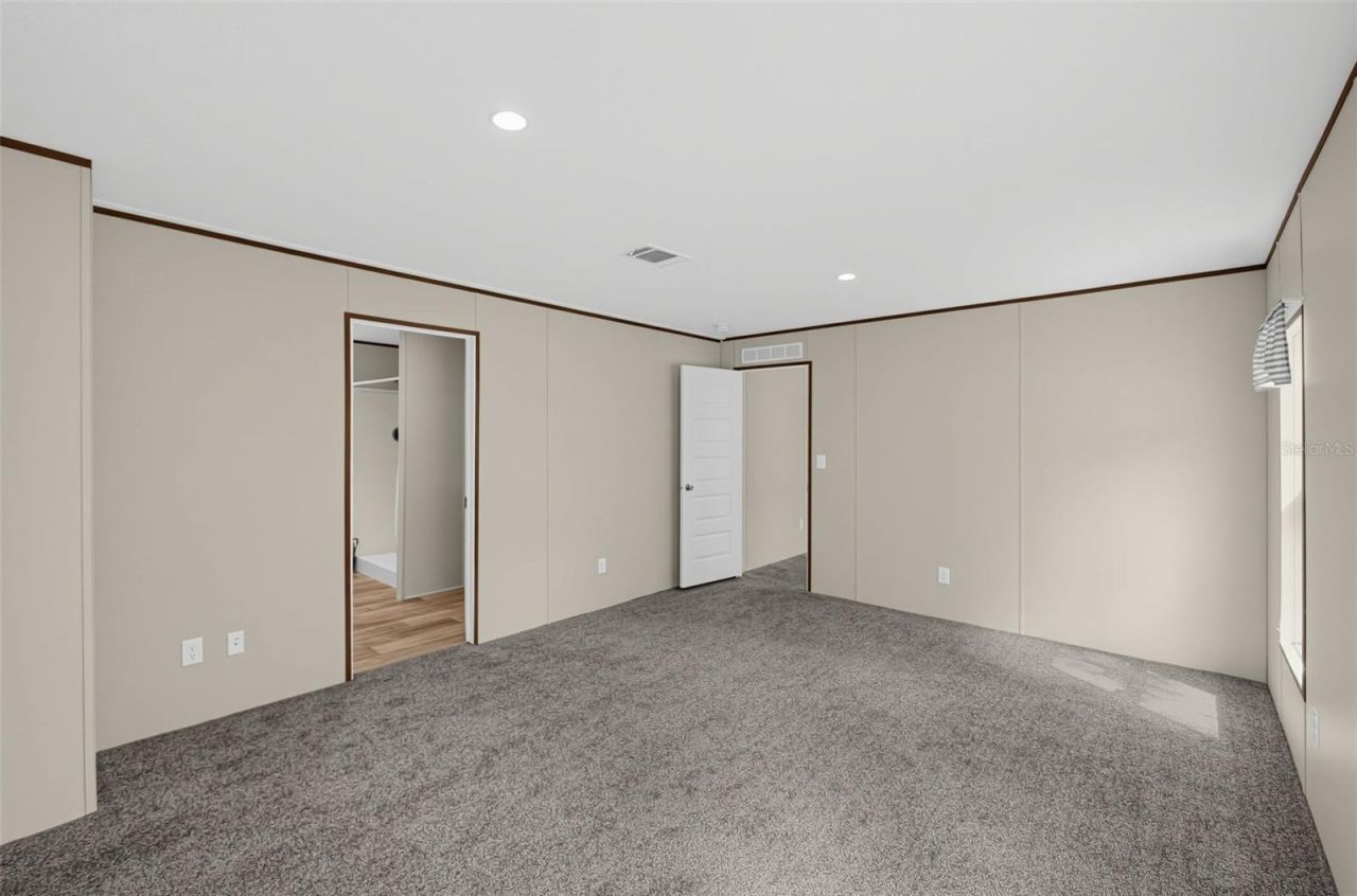 25300 Mardon Circle , Paisley, FL 32767 Photo