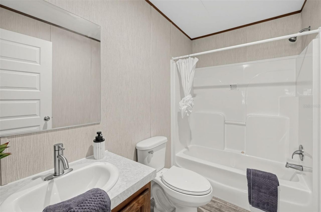 25300 Mardon Circle , Paisley, FL 32767 Photo