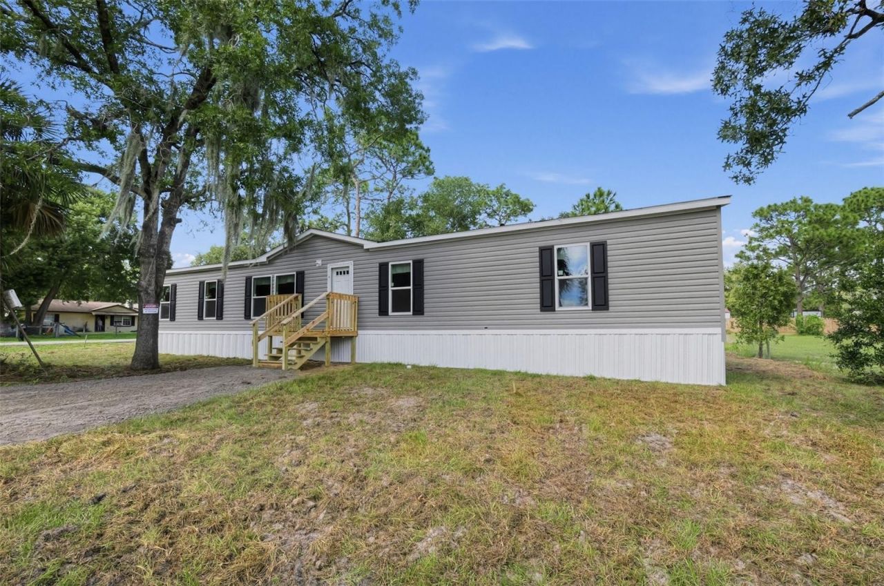25300 Mardon Circle , Paisley, FL 32767 Photo