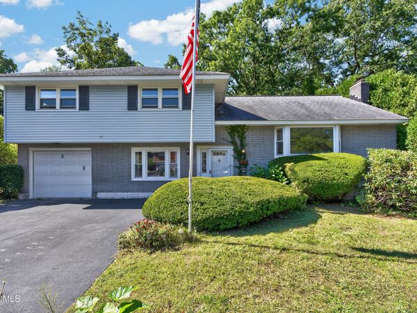 618 Via Ponderosa, Schenectady, NY 12303