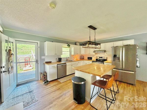390 Hickory Hill Drive , Spruce Pine, NC 28777