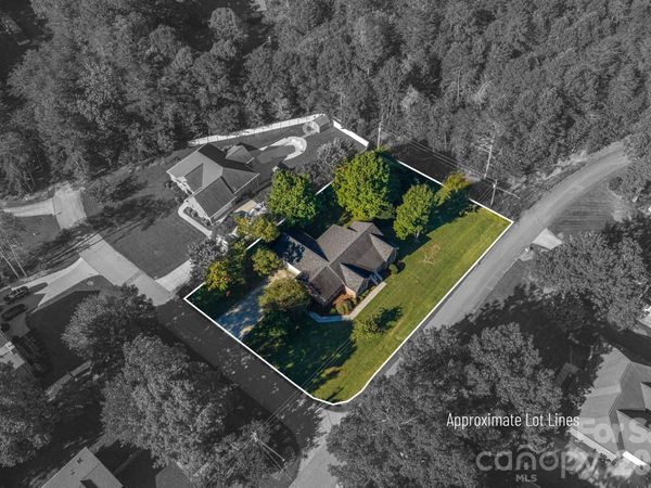 102 Moore Street, Lincolnton, NC 28092