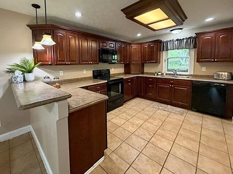 1232 Holly Drive, Springfield, OH 45504 Photo 6