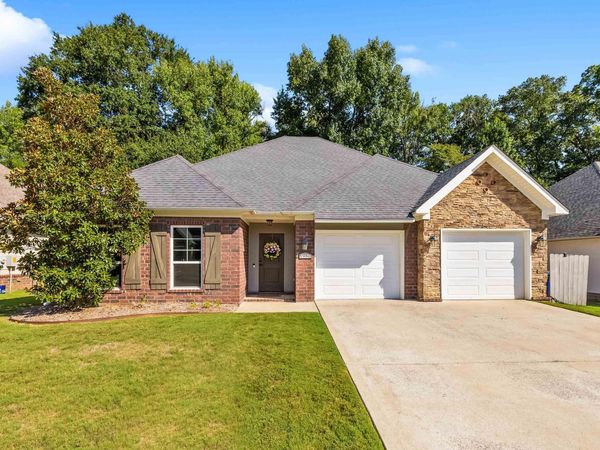 1980 Massee Gardens , Conway, AR 72034