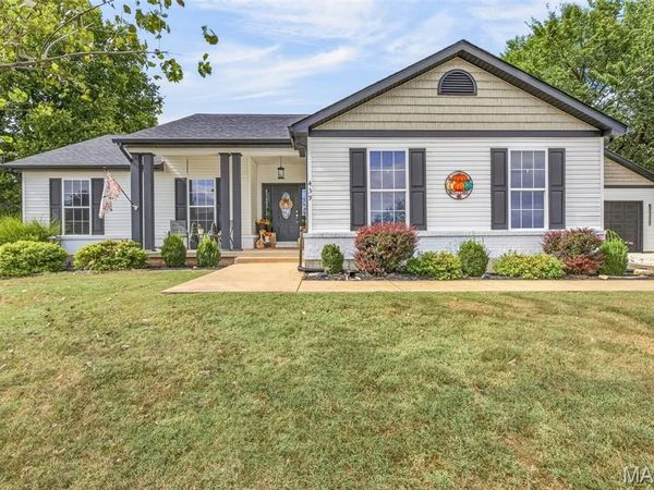 439 Ridgeview Drive , Desloge, MO 63601