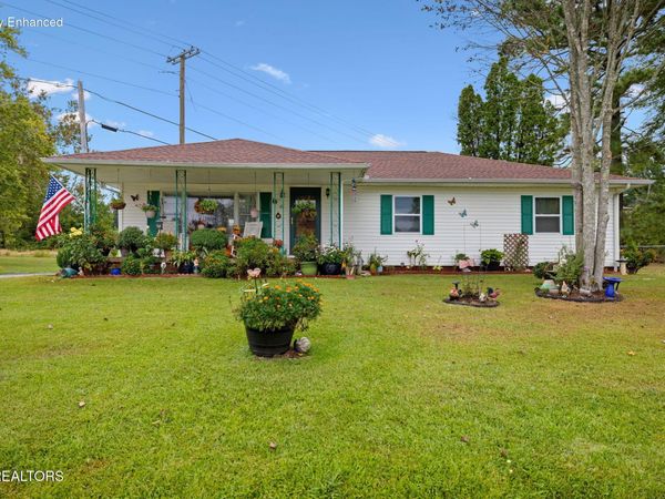 701 Sycamore Lane, Oliver Springs, TN 37840