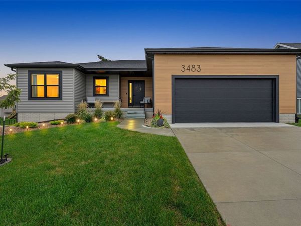 3483 Edgebrooke Dr , Marion, IA 52302