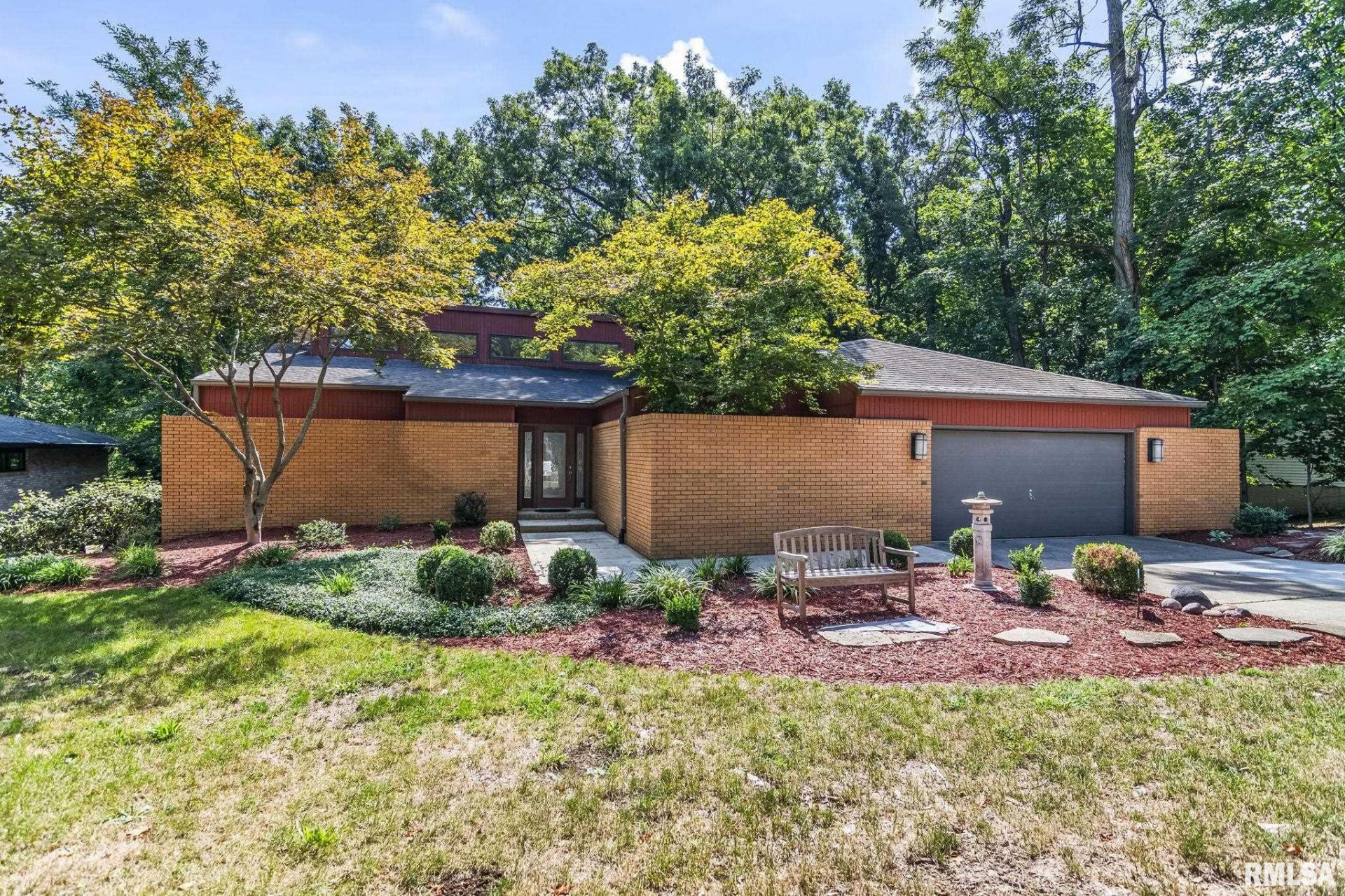 412 Natchez Trace, Springfield, IL 62711 Main Photo