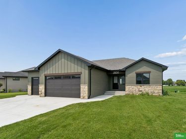 2830 Peterson Avenue, Fremont, NE 68025