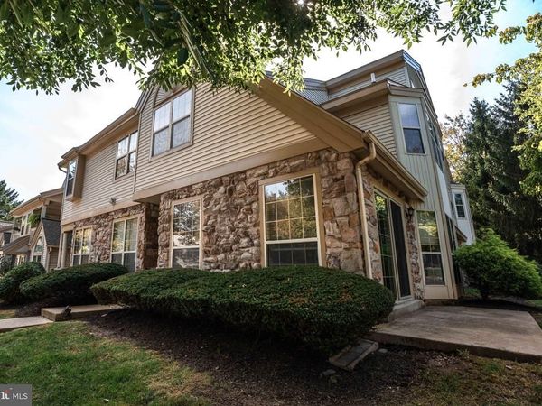 1401 STRATFORD COURT, ROYERSFORD, PA 19468