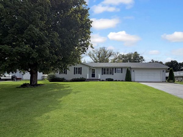 107 Meadow Court, Forreston, IL 61030