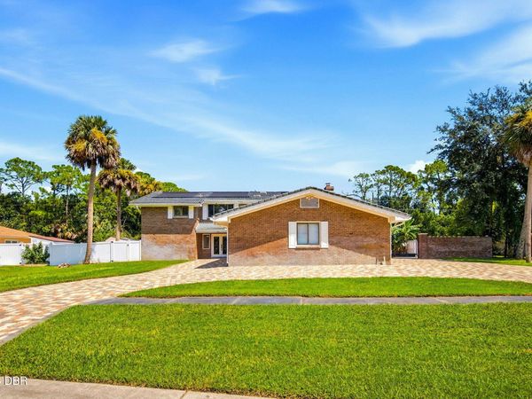 433 Pelican Bay Drive, Daytona Beach, FL 32119