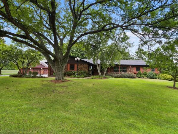 7560 W Pleasant STREET, Delavan, WI 53115