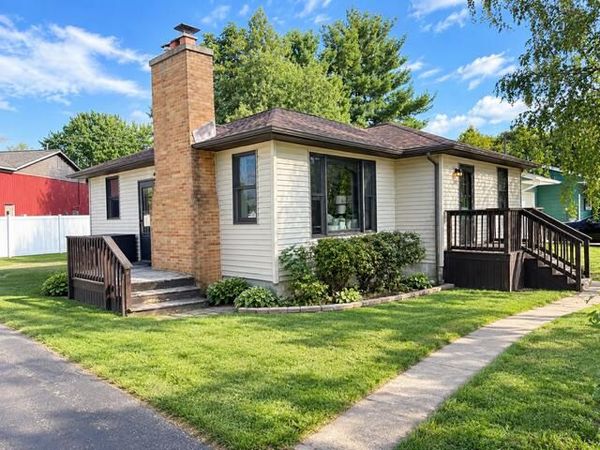 328 Doris Street NW, Sparta, MI 49345