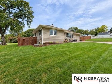 1502 N 61st Street, Omaha, NE 68104