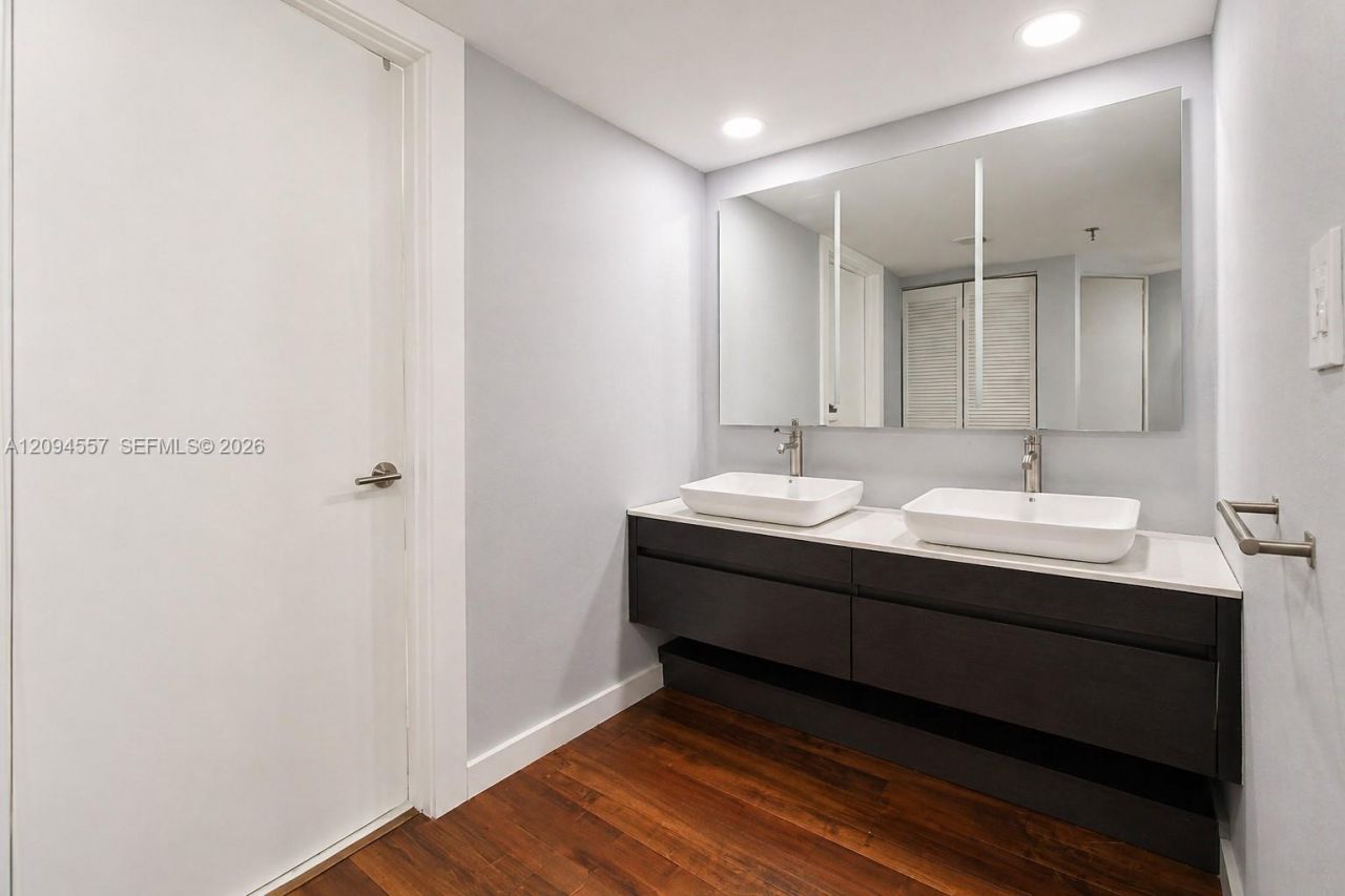 520 Brickell Key Dr , Unit A1113, Miami, FL 33131 Photo