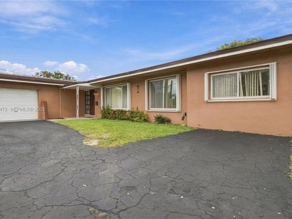 6531 W 8th Ave, Hialeah, FL 33012