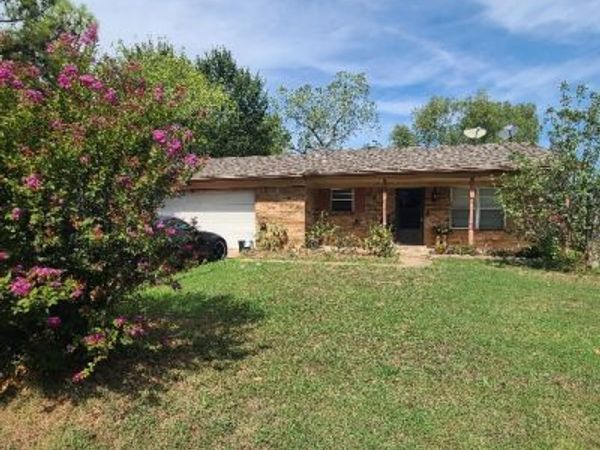 319 Donna Street , Sapulpa, OK 74066