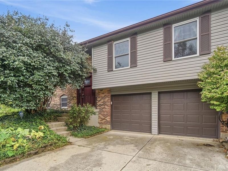 4080 Locus Bend Drive, Bellbrook, OH 45440 Photo 3