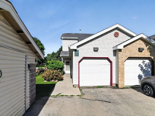952 Rockefeller Lane, Madison, WI 53704