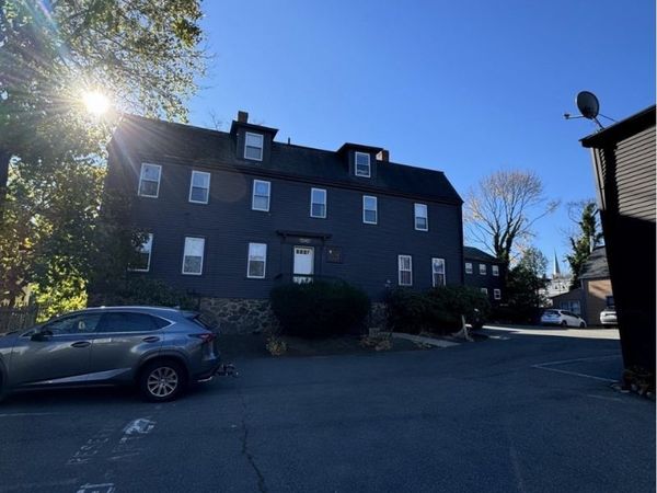 27 State, Unit 1, Marblehead, MA 01945