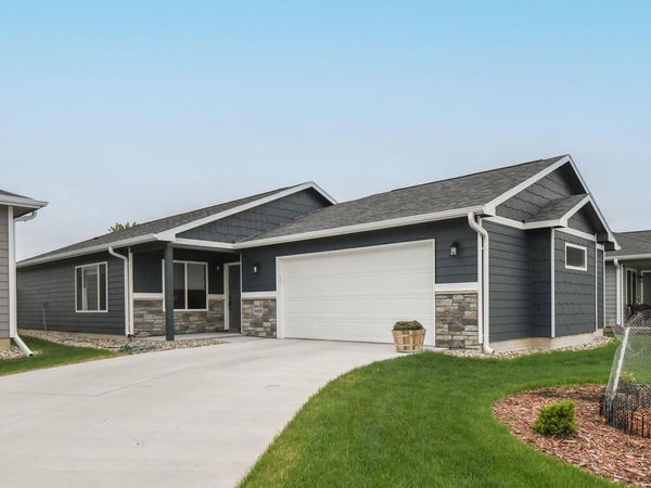 4609 W 34th St N N, Sioux Falls, SD 57107