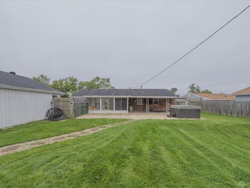 7803 Redbank Lane, Huber Heights, OH 45424 Photo 18