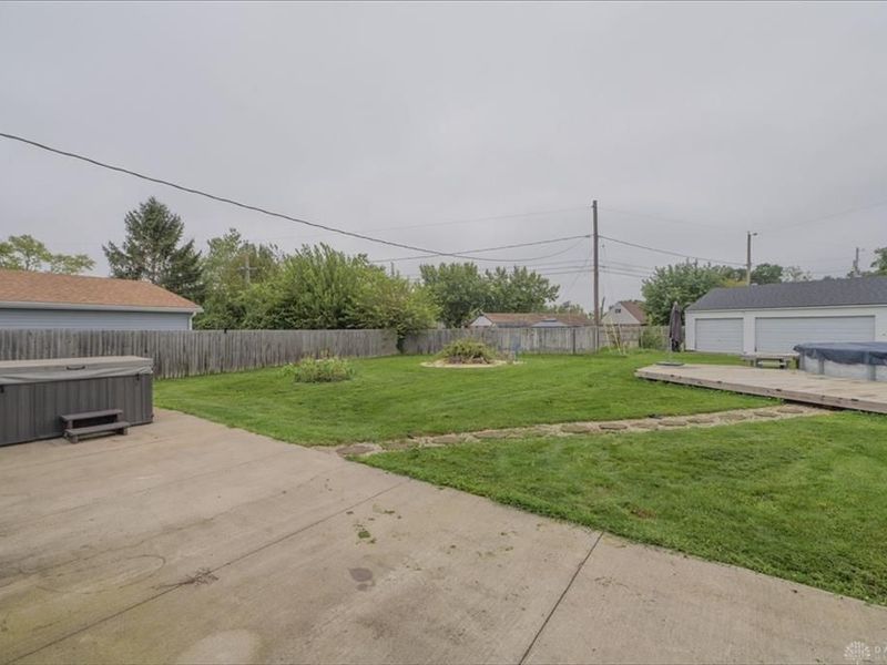 7803 Redbank Lane, Huber Heights, OH 45424 Photo 19
