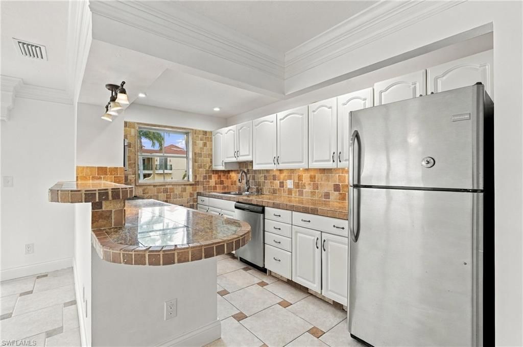 1195 Clam Ct , Unit 203, Naples, FL 34102 Photo