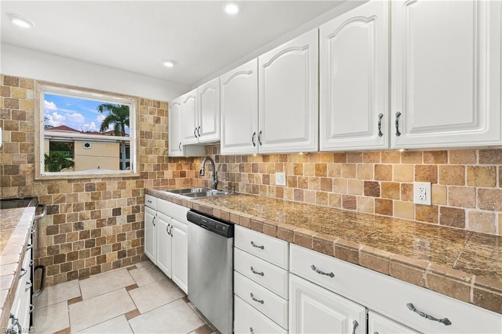 1195 Clam Ct , Unit 203, Naples, FL 34102 Photo