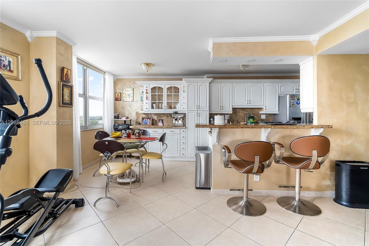 250 174th St , Unit 1704, Sunny Isles Beach, FL 33160 Photo