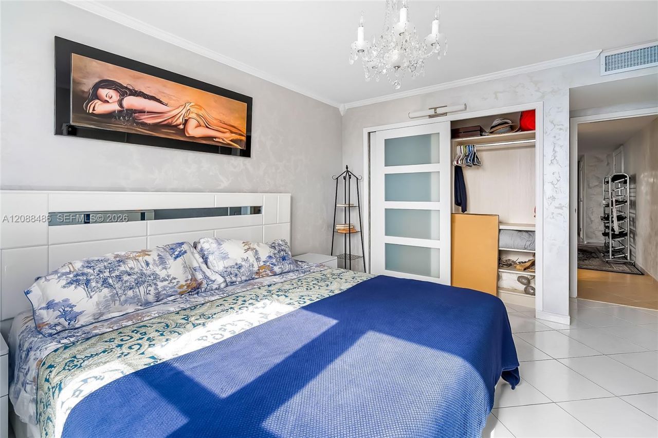 250 174th St , Unit 1704, Sunny Isles Beach, FL 33160 Photo