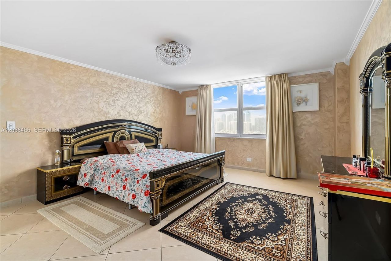 250 174th St , Unit 1704, Sunny Isles Beach, FL 33160 Photo