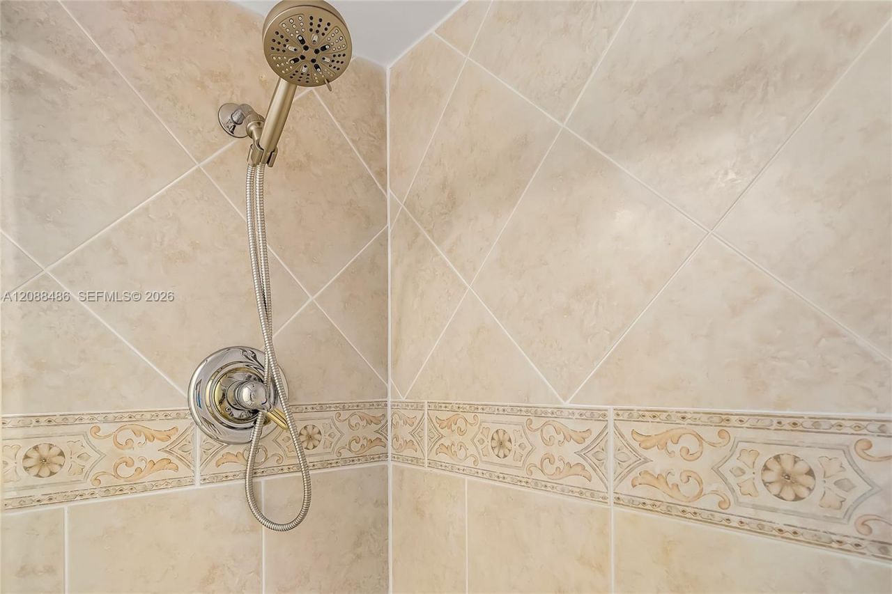 250 174th St , Unit 1704, Sunny Isles Beach, FL 33160 Photo